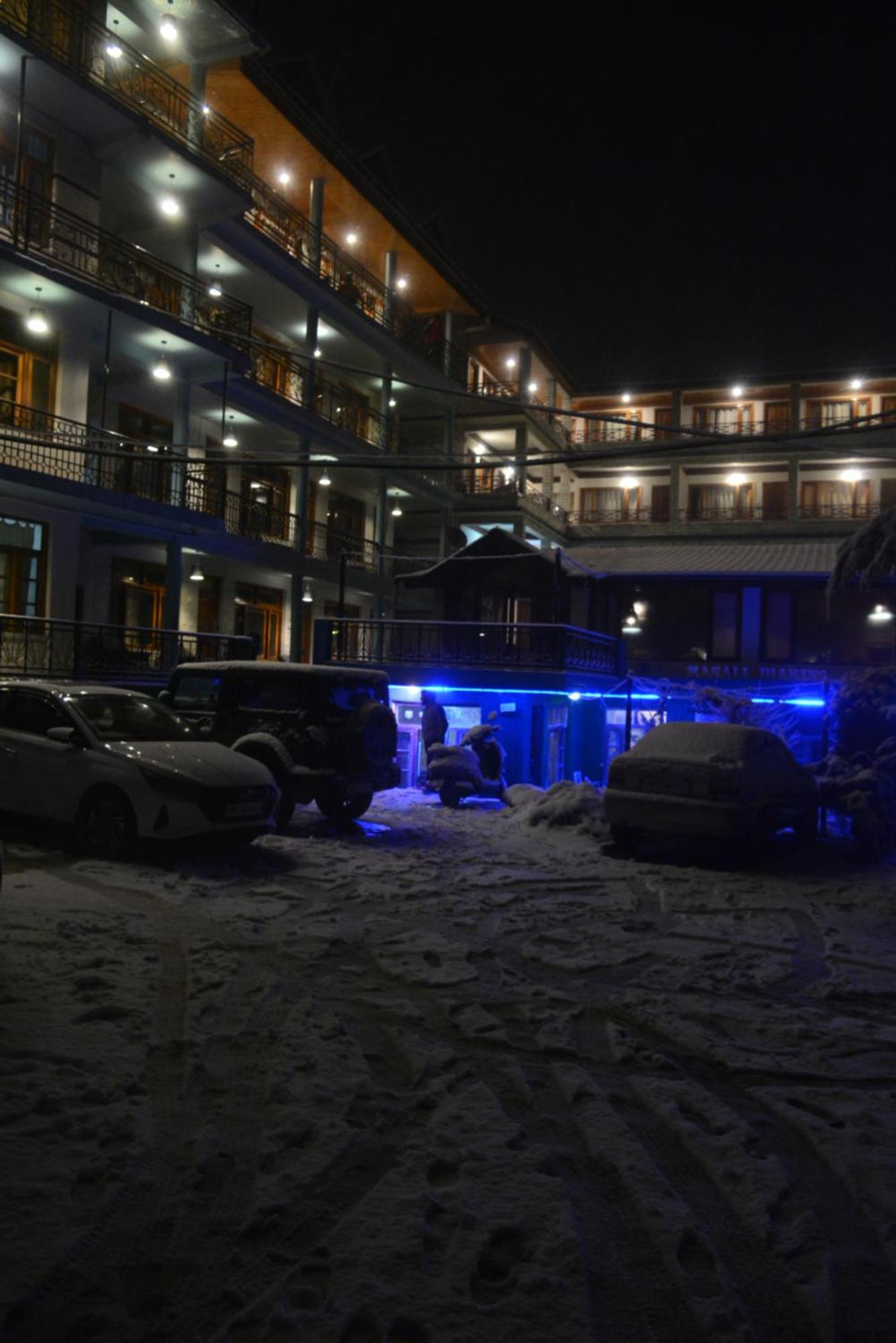 The Neelgiris Hotel Manali  Ngoại thất bức ảnh