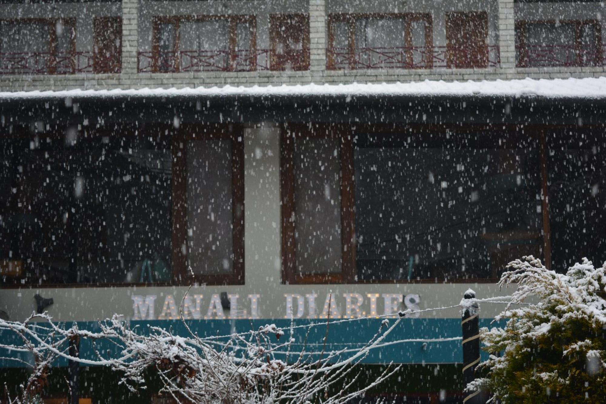 The Neelgiris Hotel Manali  Ngoại thất bức ảnh