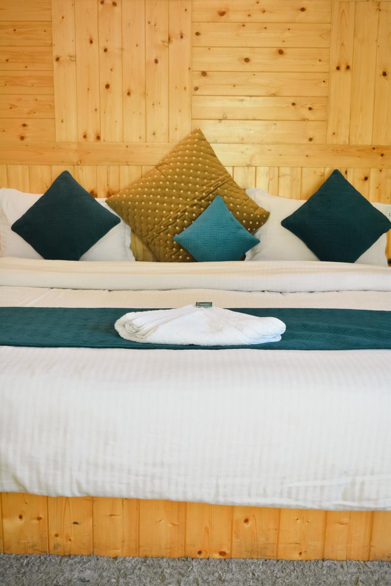 The Neelgiris Hotel Manali  Ngoại thất bức ảnh