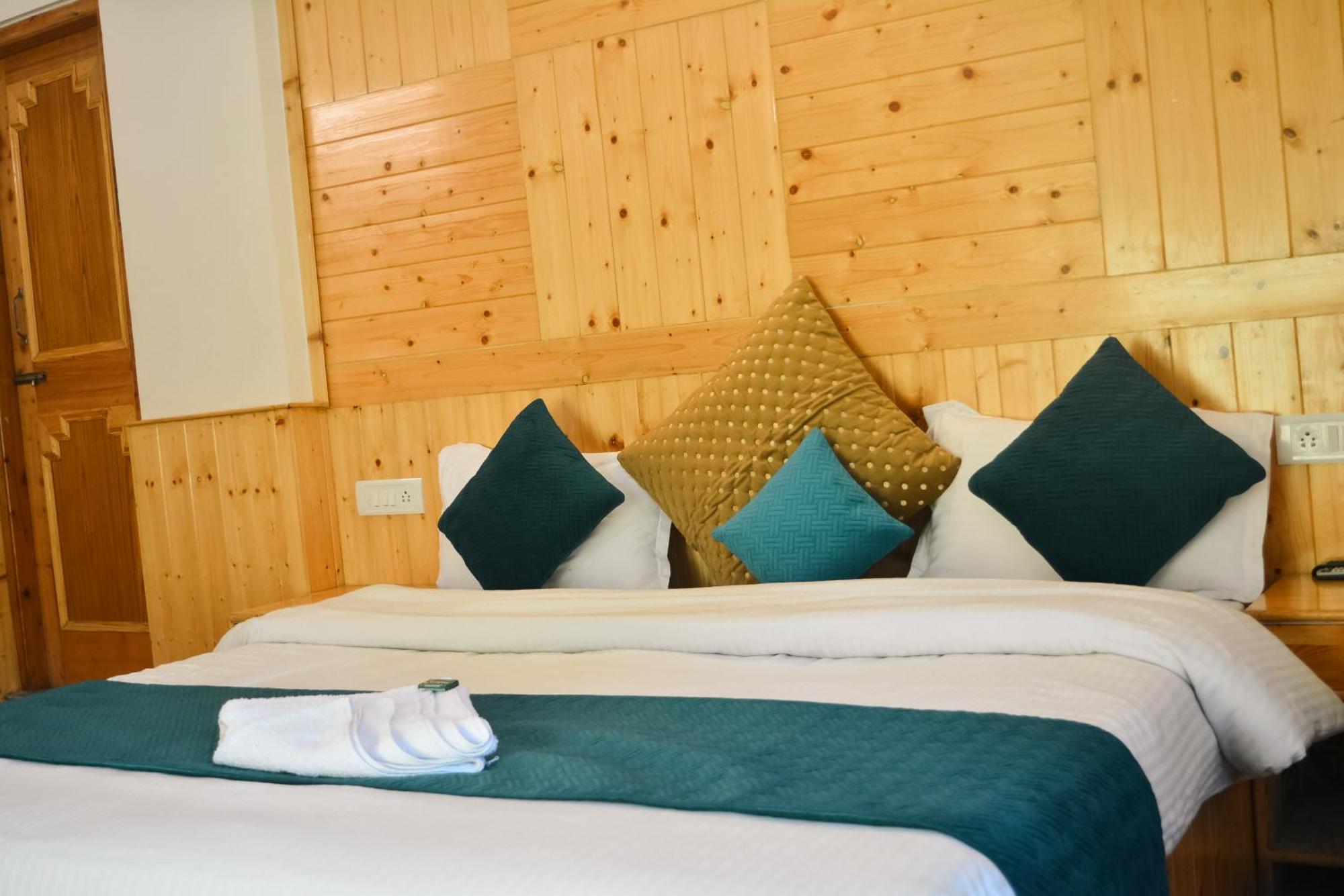 The Neelgiris Hotel Manali  Ngoại thất bức ảnh