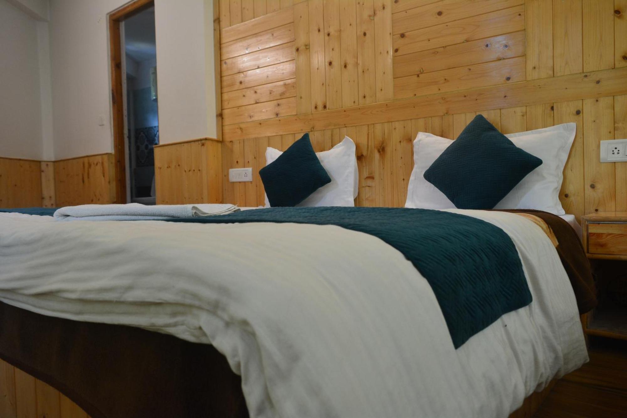 The Neelgiris Hotel Manali  Ngoại thất bức ảnh