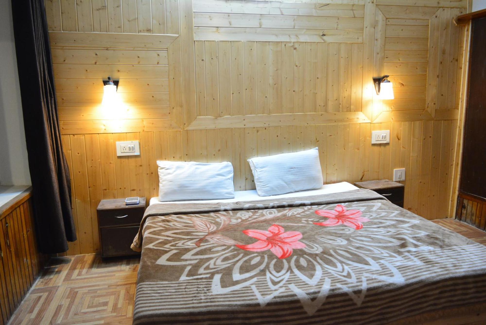 The Neelgiris Hotel Manali  Ngoại thất bức ảnh