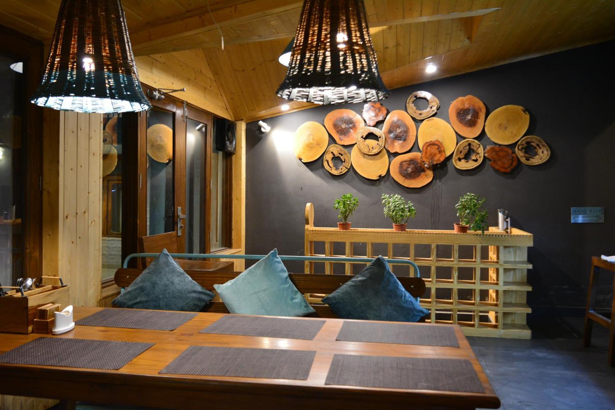 The Neelgiris Hotel Manali  Ngoại thất bức ảnh