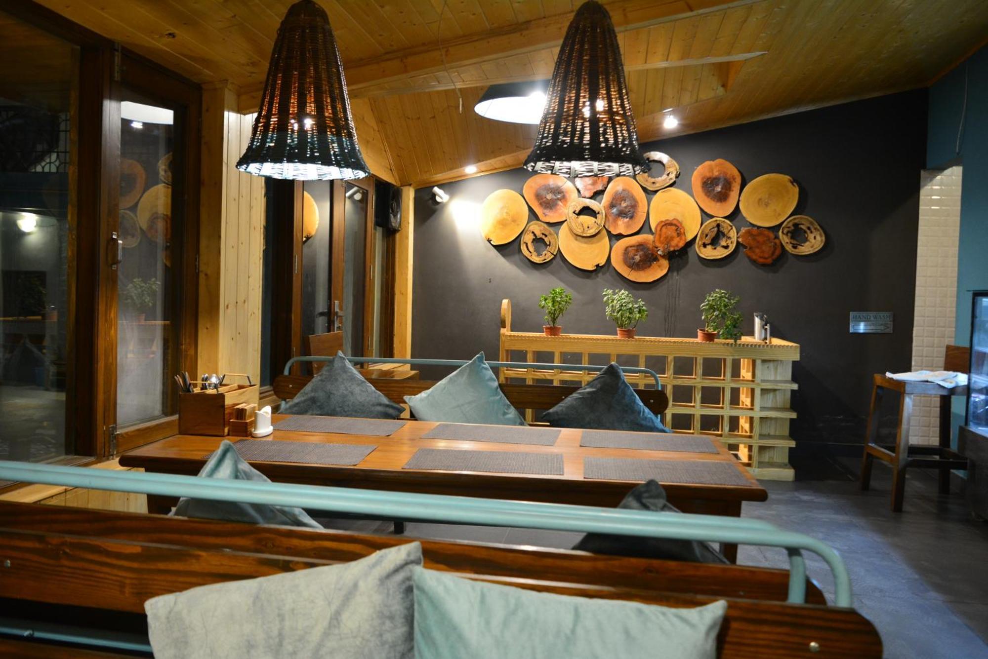 The Neelgiris Hotel Manali  Ngoại thất bức ảnh