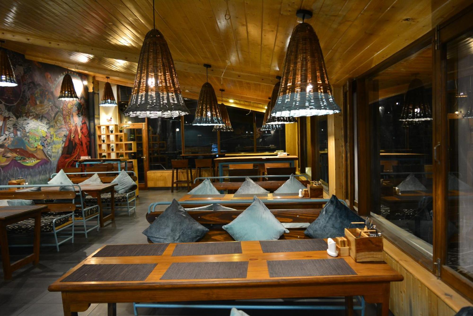 The Neelgiris Hotel Manali  Ngoại thất bức ảnh